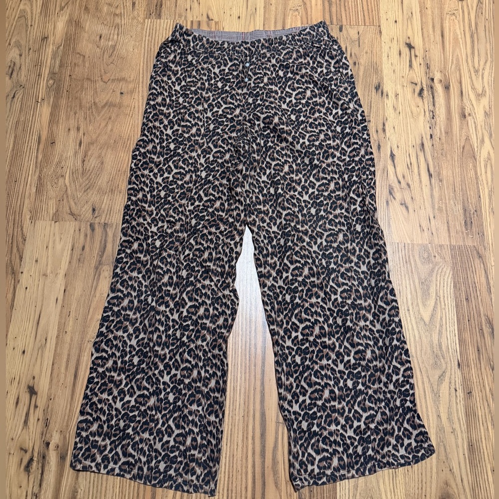 Aerie Beige Leopard Print Pants